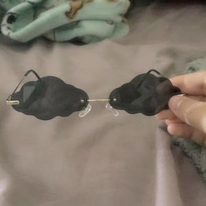 Black Cloud Shaped Sun Glasses